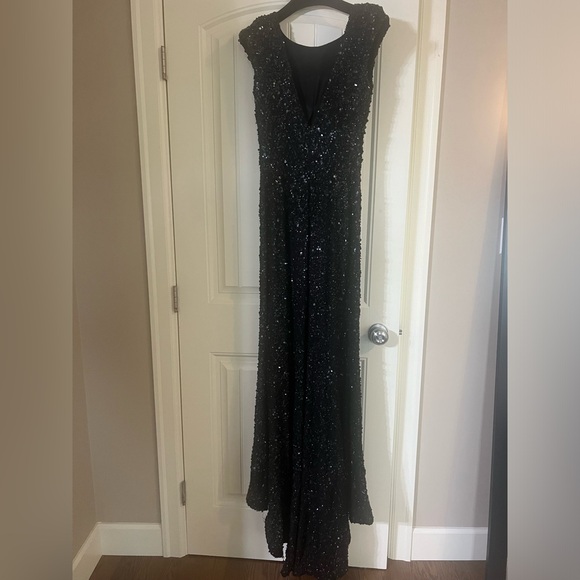 One of a kind Elie Saab sequence gown from the Paris boutique. - Picture 2 of 6